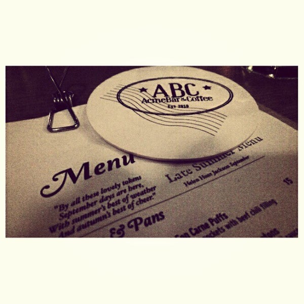 Foto tirada no(a) Acme Bar &amp; Coffee por Carol C. em 11/20/2012