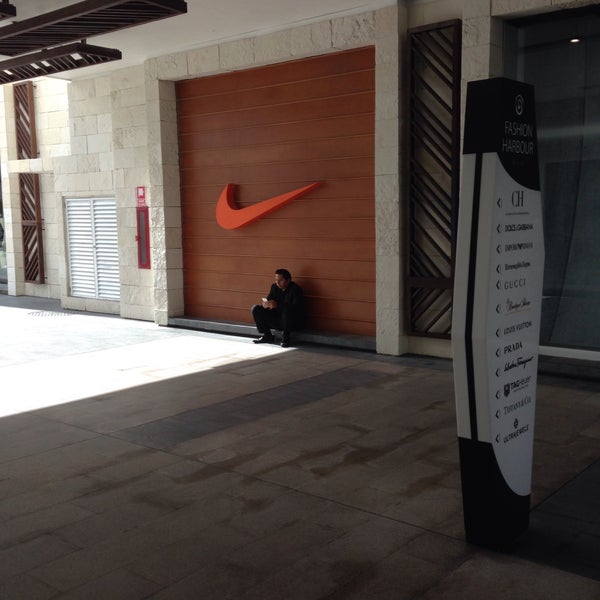 Nike Store - La Isla Shopping Village
