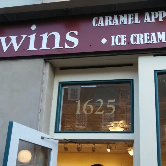 5/25/2013にChuq Y.がKilwins Chocolates &amp; Ice Creamで撮った写真