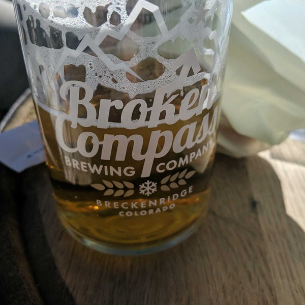 Photo taken at Broken Compass Brewing by Chuq Y. on 12/6/2020