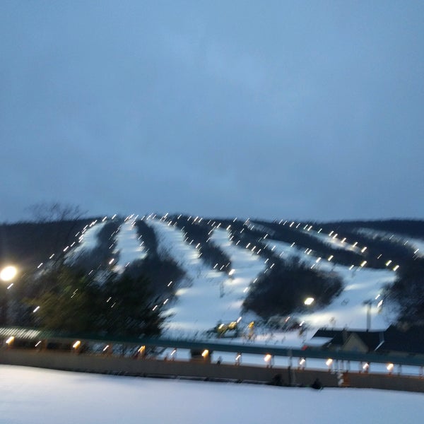 รูปภาพถ่ายที่ Whitetail Ski Resort โดย Chuq Y. เมื่อ 1/11/2017