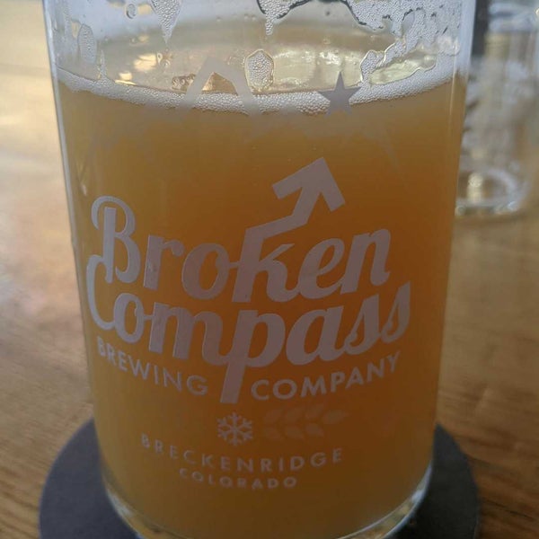 Photo taken at Broken Compass Brewing by Chuq Y. on 11/28/2021