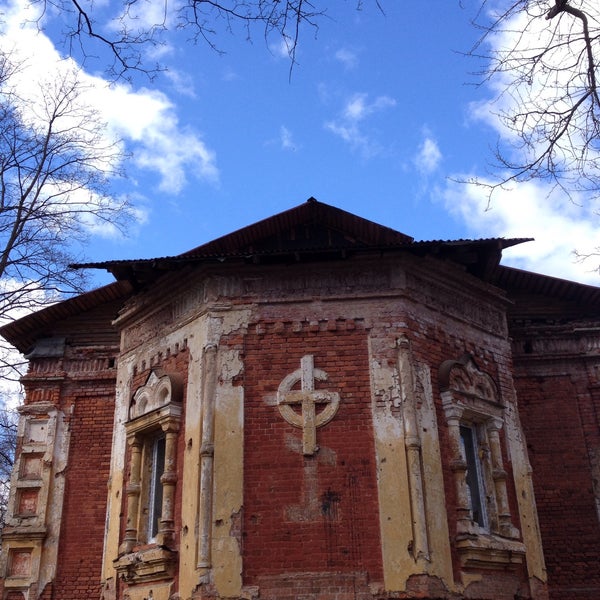 троицкая церковь гатчинский район. храм всех святых гатчина зима. храм всех святых гатчина кладбище. кладбище солодухина гатчина.