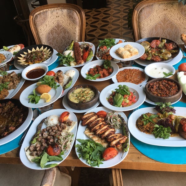 Foto tomada en Çini Kebab  por Hülya D. el 8/30/2016