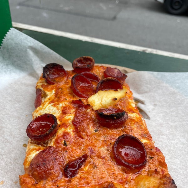 Снимок сделан в Prince Street Pizza пользователем Roderick P. 3/12/2023