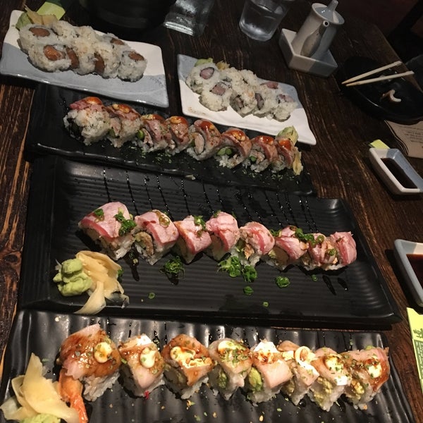 Foto diambil di Doraku Sushi oleh James Z. pada 9/11/2018