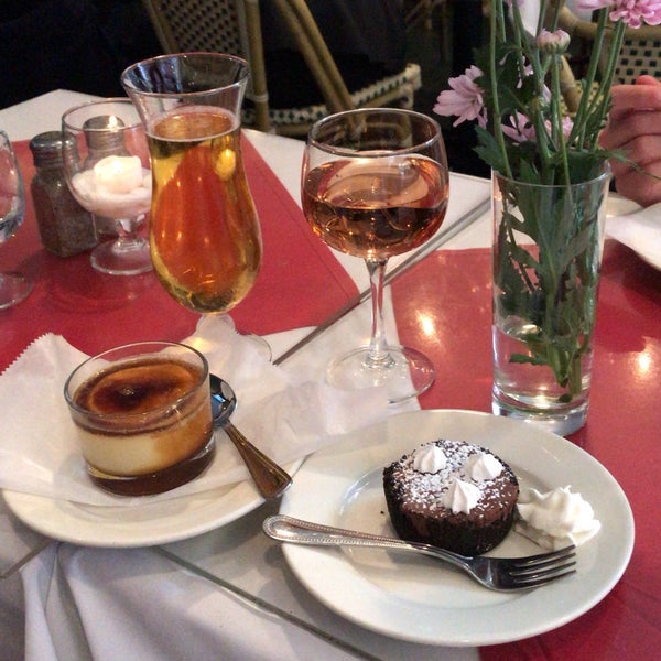 4/13/2018에 Anna A.님이 Caffé Napoli에서 찍은 사진