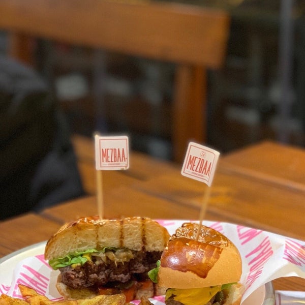 Foto tomada en MEZBAA Steak&amp;Burger  por Sulaiman . el 12/29/2018