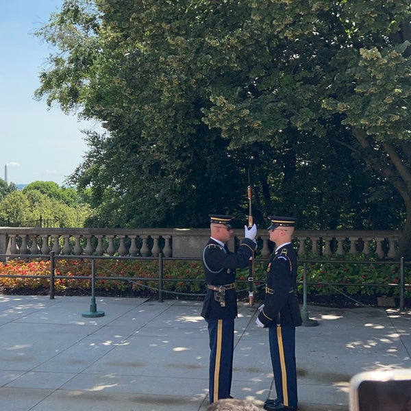 Снимок сделан в Arlington National Cemetery пользователем Lisa J. 6/10/2022