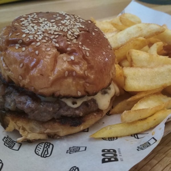 Foto tirada no(a) B.O.B Best of Burger por Bilal K. em 3/15/2019