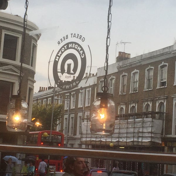 Das Foto wurde bei Hook Camden Town von Лев Б. am 8/29/2015 aufgenommen