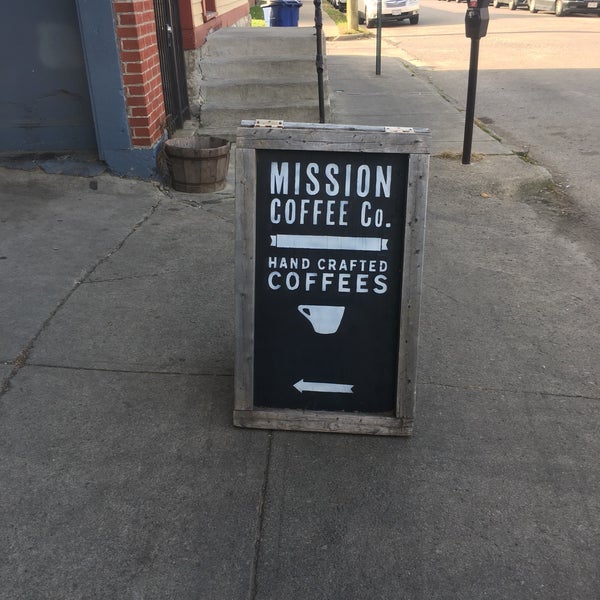 Das Foto wurde bei Mission Coffee Co. von Derek F. am 11/27/2017 aufgenommen