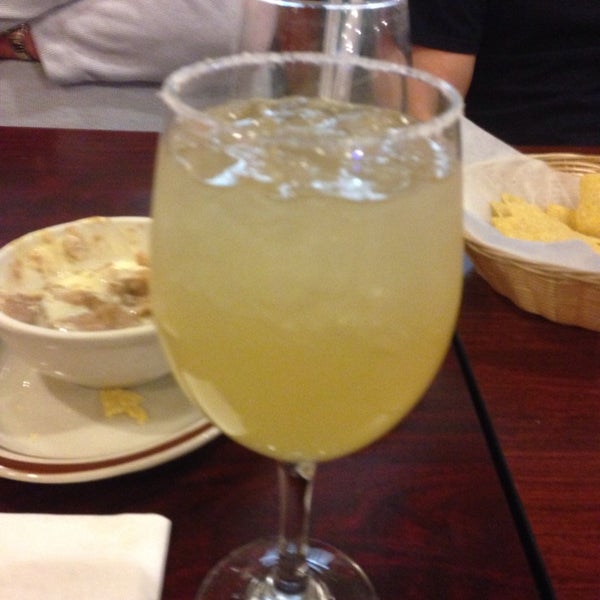 3/5/2014にGina B.がEl Jaripeo Mexican Restaurant-Little Chuteで撮った写真