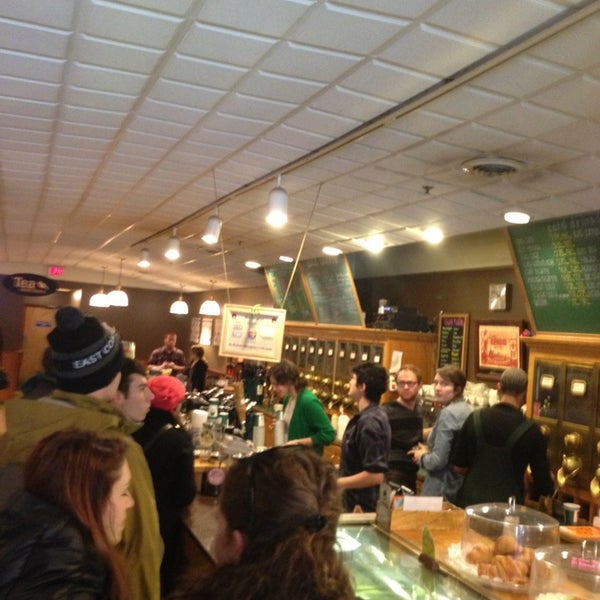 2/16/2013にLester G.がUncommon Grounds Coffee &amp; Teaで撮った写真