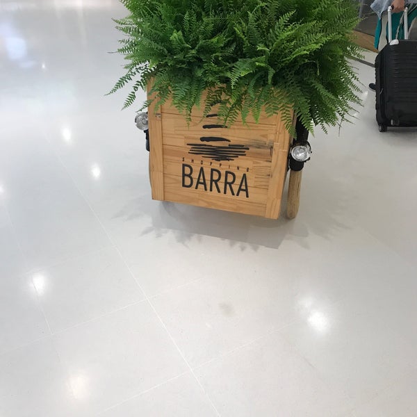 Foto tirada no(a) Shopping Barra por Junior F. em 1/6/2019