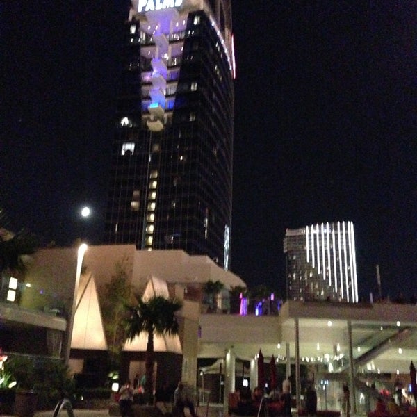 Foto tomada en Palms Pool &amp; Dayclub  por Jay D. el 7/16/2013