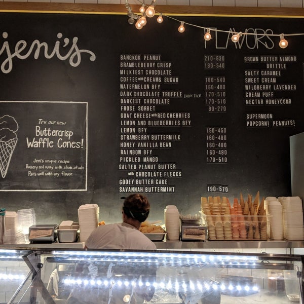 Снимок сделан в Jeni&#39;s Splendid Ice Creams пользователем Megan C. 7/8/2018