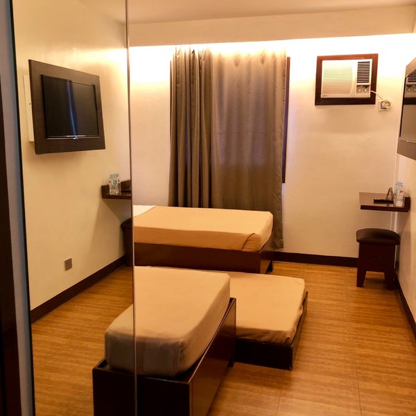 Foto diambil di CBD Plaza Hotel - Naga City oleh Michael G. pada 3/16/2019