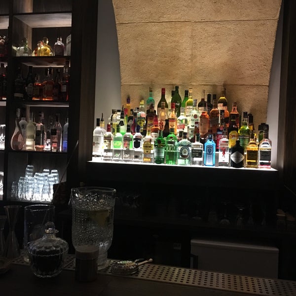 รูปภาพถ่ายที่ SPIN Cocktail Bar โดย Peter S. เมื่อ 6/30/2016