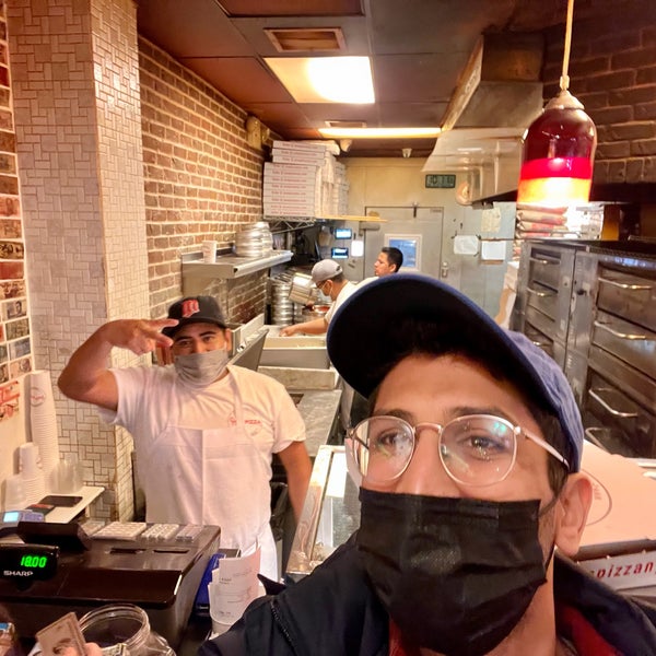 12/10/2021 tarihinde Sahil A.ziyaretçi tarafından Joe&#39;s Pizza'de çekilen fotoğraf