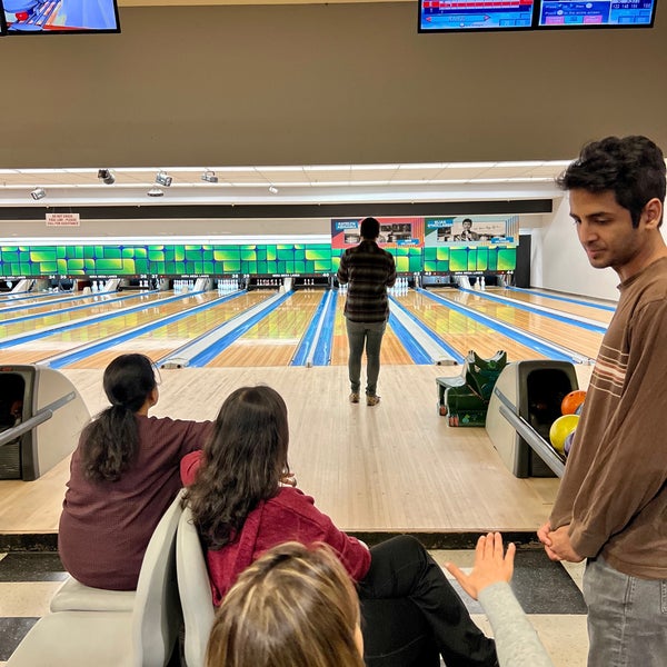 Mira lanes. Залы brunswick боулинг. Турнир по боулингу в самаре. Mira lanes. Mira lanes.