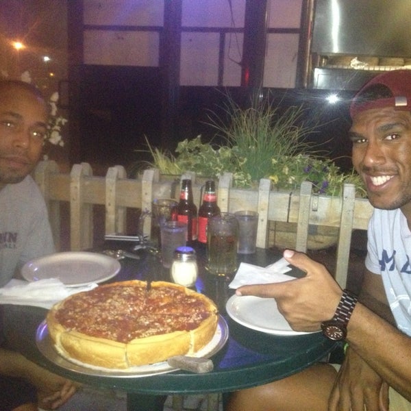 Foto tirada no(a) Tedino&#39;s Pizzeria por Brandon C. em 8/1/2013