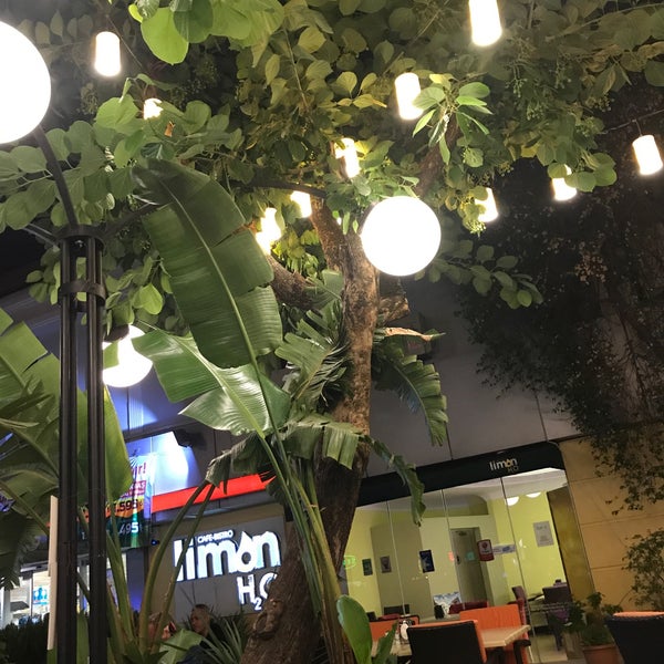 7/18/2019에 N님이 LimonH₂O Cafe Bistro에서 찍은 사진