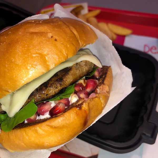 Photos at Sultan AlBurger سلطان البرجر الروضة Al Kayyal St.