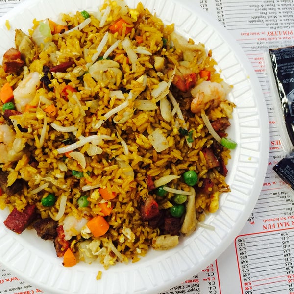 Really enjoyed the Young Chow Fried Rice (Shrimp, roasted beef, onions, eggs, chicken, etc.) a mix of all my favorite things to eat! Fast service!