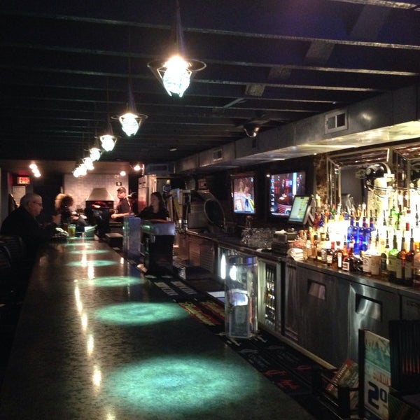 10/15/2013 tarihinde Jeremiah P.ziyaretçi tarafından Sam&#39;s Cellar Bar &amp; Oven'de çekilen fotoğraf