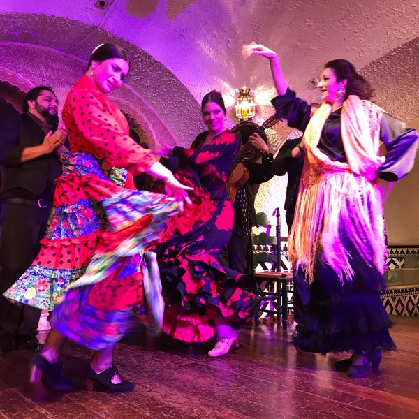 Das Foto wurde bei Tablao Flamenco Cordobés von Kimiyo N. am 3/1/2018 aufgenommen