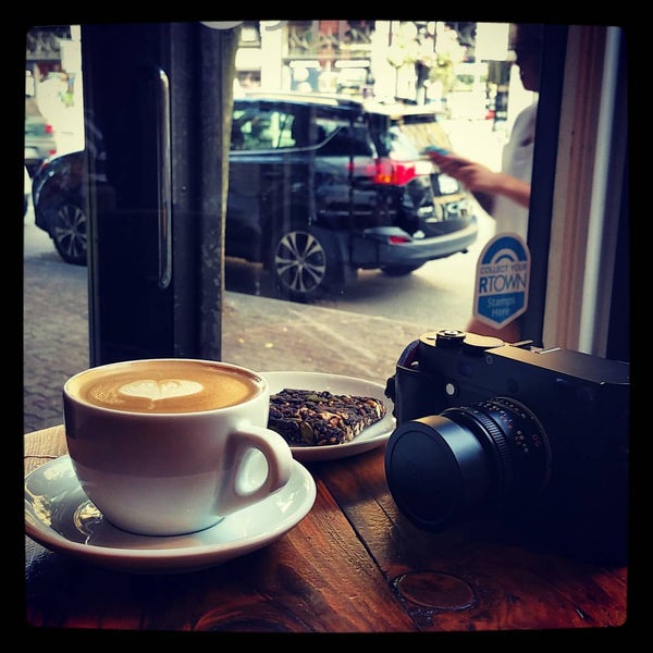 8/26/2015 tarihinde Gary C T.ziyaretçi tarafından Milano Coffee'de çekilen fotoğraf