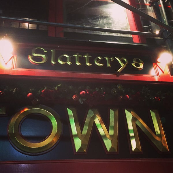 12/3/2014 tarihinde Karl W.ziyaretçi tarafından Slattery&#39;s Midtown Pub'de çekilen fotoğraf