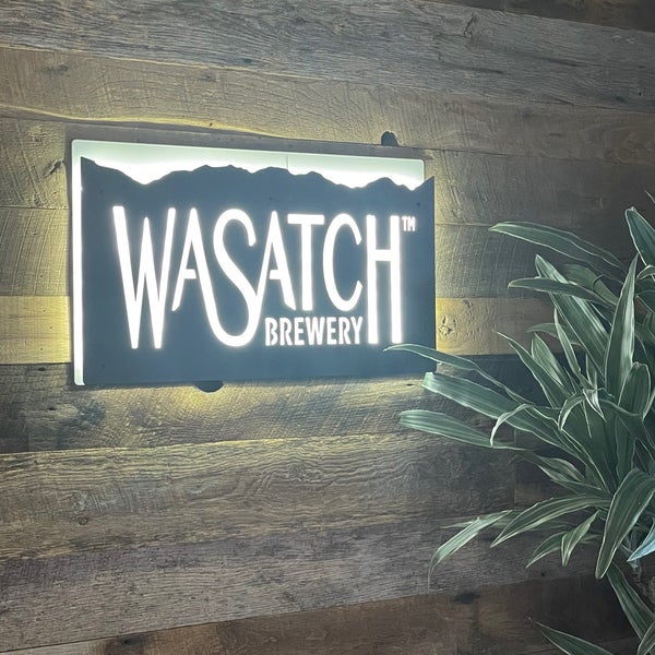 Foto tirada no(a) Wasatch Brew Pub por Jimmy H. em 8/12/2021