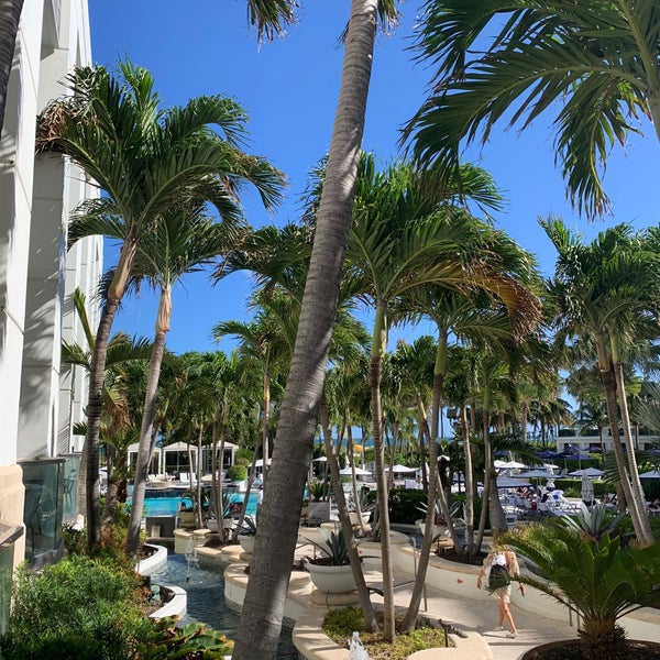 รูปภาพถ่ายที่ Loews Miami Beach Hotel โดย S เมื่อ 11/26/2020