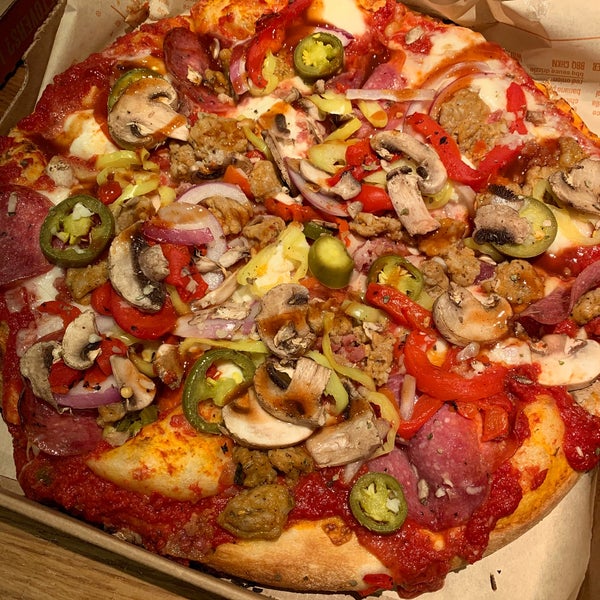 Снимок сделан в Blaze Pizza пользователем Miya L. 10/9/2019