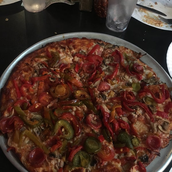 Das Foto wurde bei Star Tavern Pizzeria von Miya L. am 9/28/2018 aufgenommen