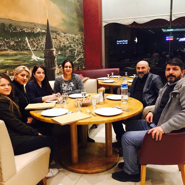 Das Foto wurde bei Hasırlı Osmanlı Mutfağı von Dilek Z. am 3/17/2016 aufgenommen