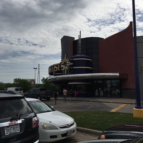 Regal UA Galaxy Theatre Dallas 1342 ziyaretçidan 12 tavsiye'da