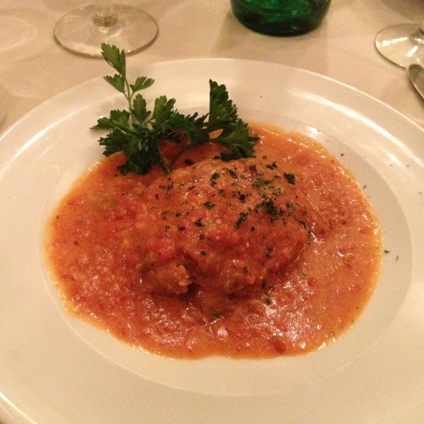 รูปภาพถ่ายที่ The Portofino Restaurant โดย Lachlan M. เมื่อ 3/11/2014