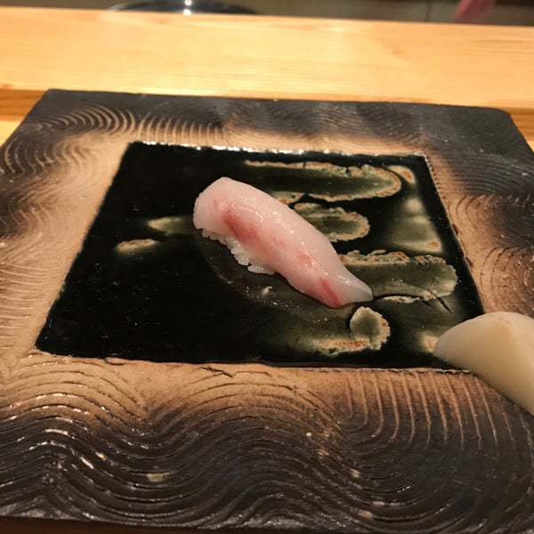 Foto diambil di Sushi Zo Hanare - Midtown oleh Lulu B. pada 10/12/2018