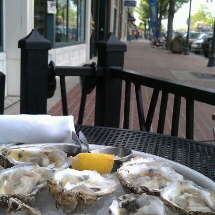 Excellent oyster selection. Cajun Crab Boil is amazing ! Must order it 48 hours ahead of time, so worth it.