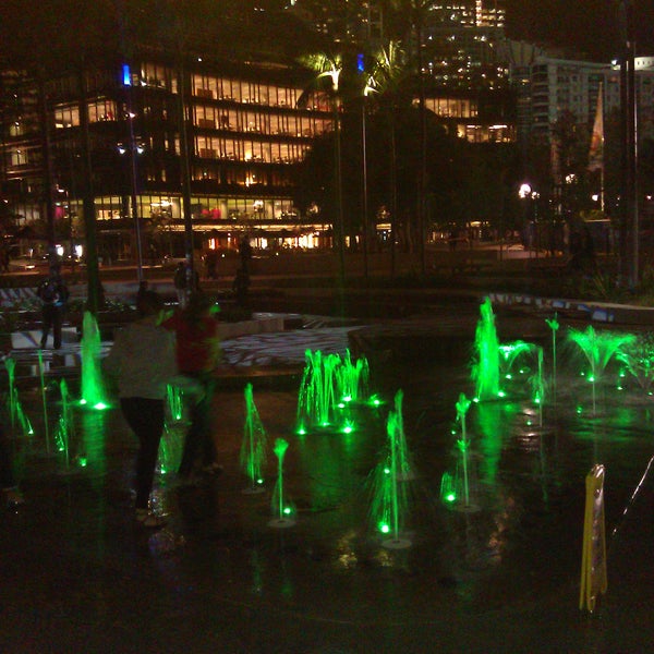 รูปภาพถ่ายที่ Sydney Convention &amp; Exhibition Centre โดย Paul C. เมื่อ 9/26/2011