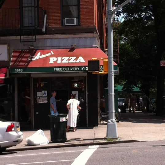 Снимок сделан в Arturo&#39;s Pizza пользователем Cappy P. 7/24/2012