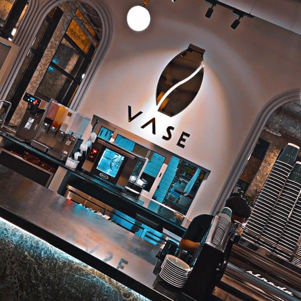 Photo taken at Vase Coffee by ᴾᴱᴰᴿᴼ_ᴮᴵᴺ_ᴹᴼᴴᴬᴹᴬᴰ on 4/13/2024