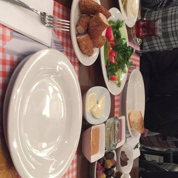 Foto tomada en Gupse Cafe/Restoran  por Beyza Ö. el 11/24/2018