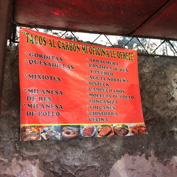 รูปภาพถ่ายที่ Tacos al Carbón &quot;Mi Oficina&quot; โดย Luis เมื่อ 2/26/2015