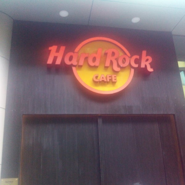 Foto scattata a Hard Rock Cafe Andheri da Ramgopal K. il 9/6/2013