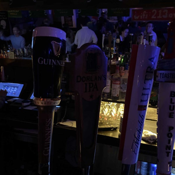 Foto tirada no(a) Dorlan’s Tavern &amp; Oyster Bar por JEB em 4/1/2022