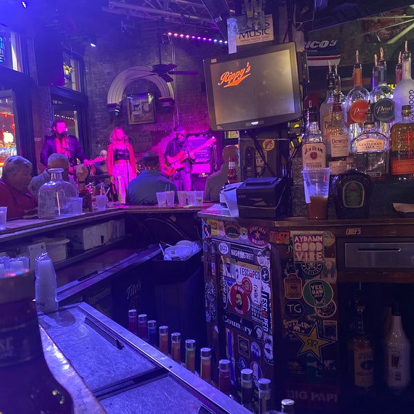 5/13/2021 tarihinde Chris H.ziyaretçi tarafından Rippy&#39;s Bar &amp; Grill'de çekilen fotoğraf